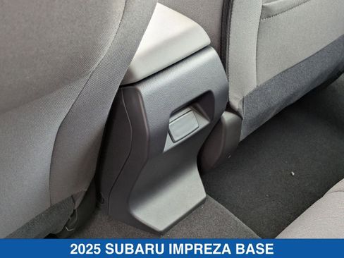 Certified 2025 Subaru Impreza 2.0i image 10