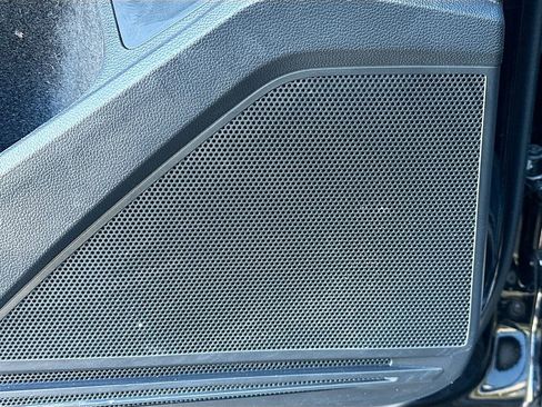 Used 2022 Volkswagen Tiguan SE w/ Panoramic Sunroof Package image 20