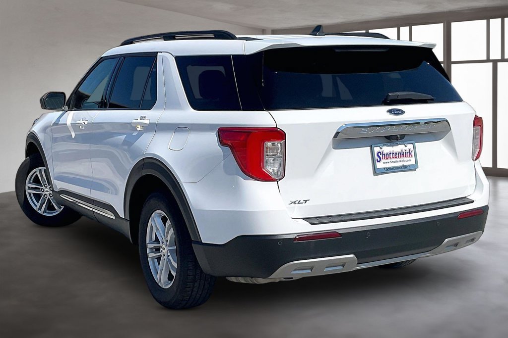 Used 2022 Ford Explorer XLT w/ Equipment Group 202A RWD image 4