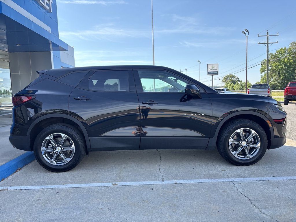 Certified 2025 Chevrolet Blazer LT AWD/4WD image 9