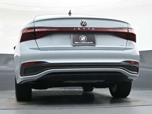 Used 2025 Volkswagen Jetta SE image 29