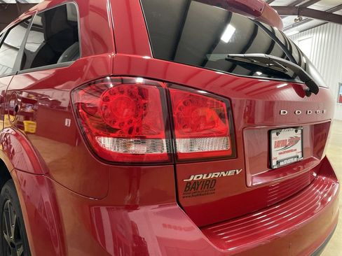 Used 2019 Dodge Journey SE FWD image 24