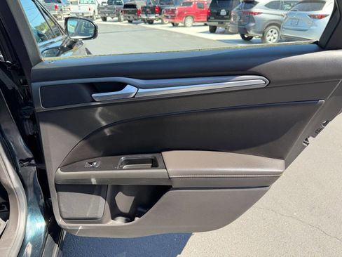 Used 2014 Ford Fusion Titanium FWD image 23