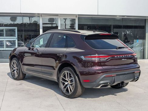 Certified 2025 Porsche Macan image 3