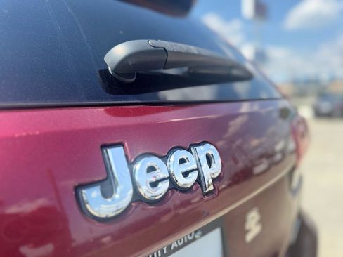 Used 2020 Jeep Grand Cherokee Limited image 28