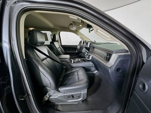 Used 2024 Ford Expedition Max XLT image 34