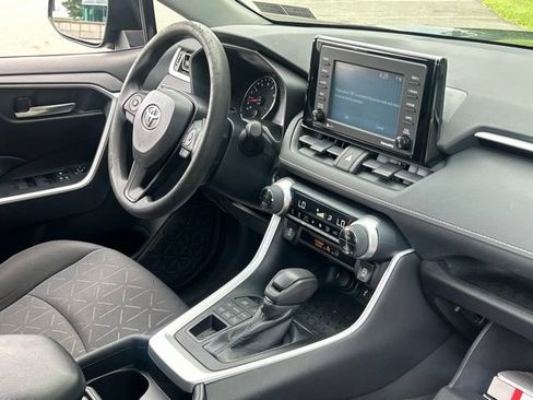 Used 2020 Toyota RAV4 XLE w/ All Weather Liner Package AWD/4WD image 29