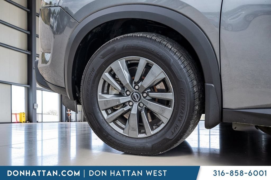 Used 2022 Nissan Pathfinder SV FWD image 34
