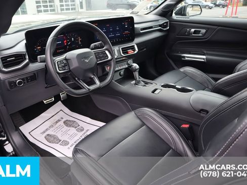 Used 2025 Ford Mustang Premium image 9