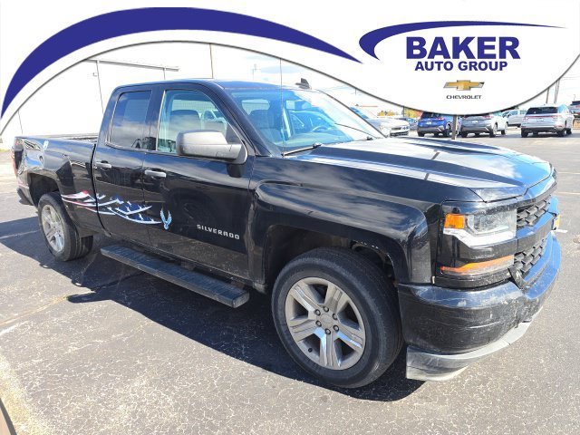 Used 2019 Chevrolet Silverado 1500 Custom w/ Custom Convenience Package AWD/4WD image 1