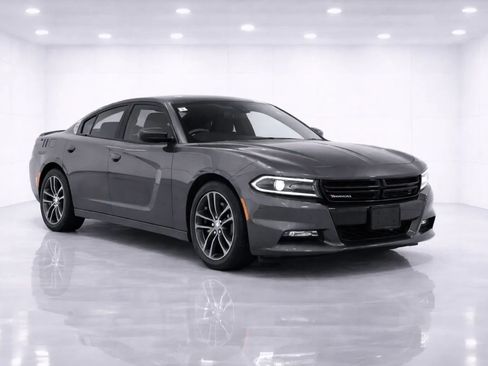 Used 2019 Dodge Charger SXT image 7