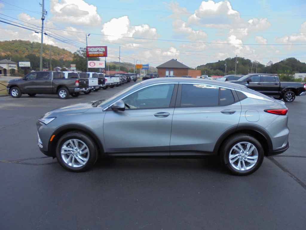 Used 2024 Buick Envista Preferred w/ Convenience I Package FWD image 1