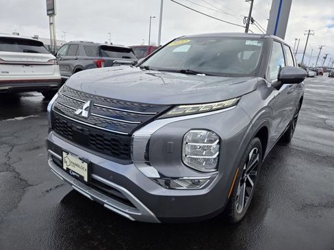 Used 2022 Mitsubishi Outlander SE image 4