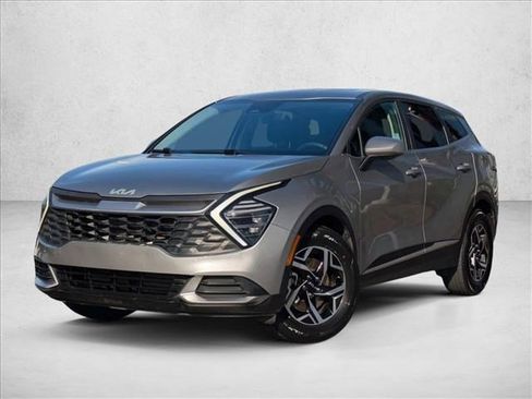 Used 2024 Kia Sportage LX image 1