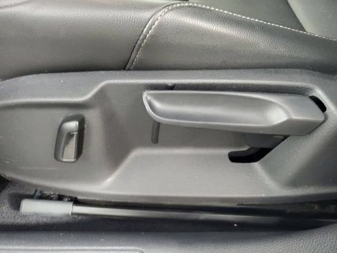 Used 2017 Volkswagen Golf Wolfsburg Edition FWD image 20