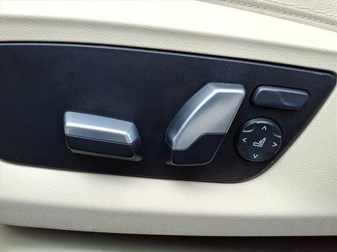 Used 2022 BMW 530i xDrive w/ Convenience Package image 28