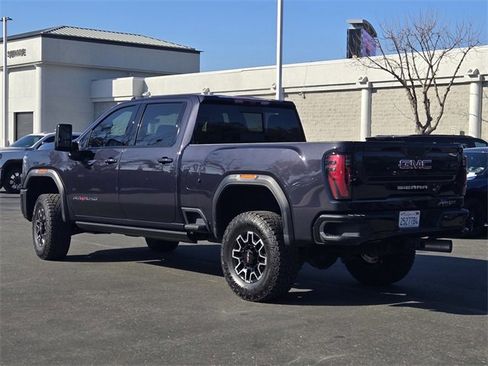 Used 2025 GMC Sierra 2500 AT4X image 6