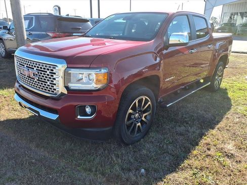 Used 2017 GMC Canyon Denali image 3