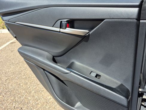 Used 2025 Toyota Camry SE FWD image 18