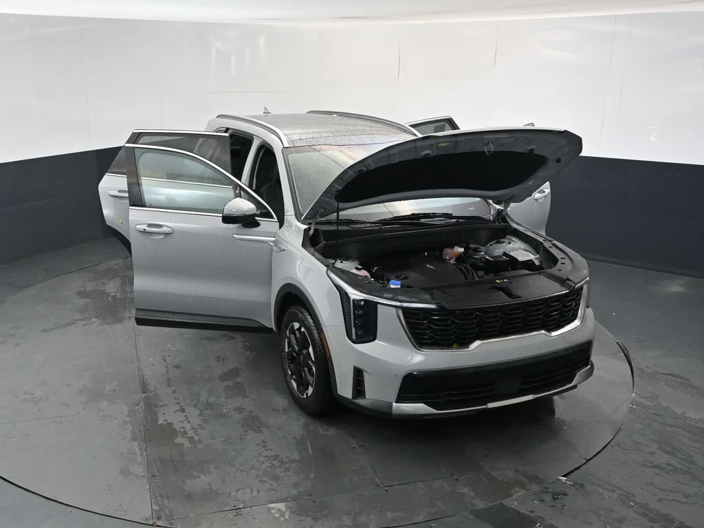 Certified 2024 Kia Sorento S w/ Panoramic Sunroof Package AWD/4WD image 17