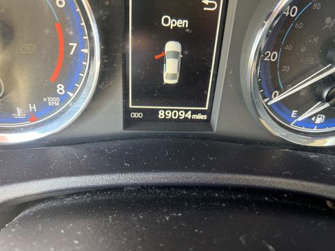 Used 2017 Toyota Corolla SE image 20