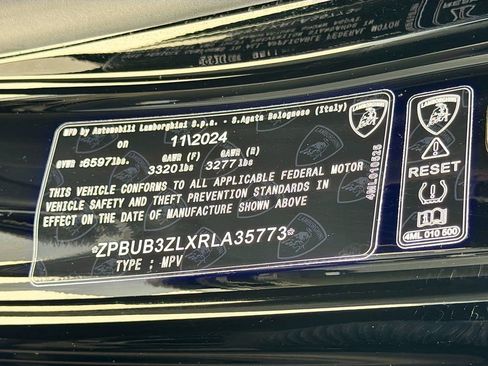 Used 2024 Lamborghini Urus S image 48