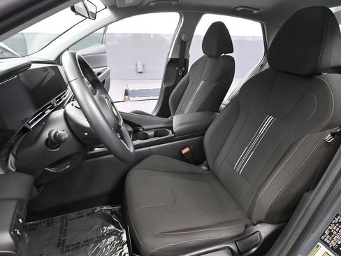 Used 2025 Hyundai Elantra SEL FWD image 23
