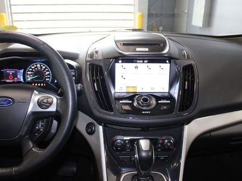 Used 2016 Ford C-MAX Energi SEL w/ Equipment Group 302A FWD image 22