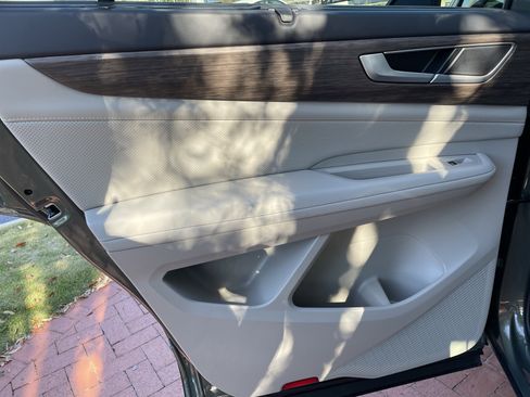 New 2026 Volkswagen Atlas SEL image 11