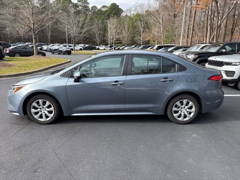 Used 2021 Toyota Corolla LE image 13