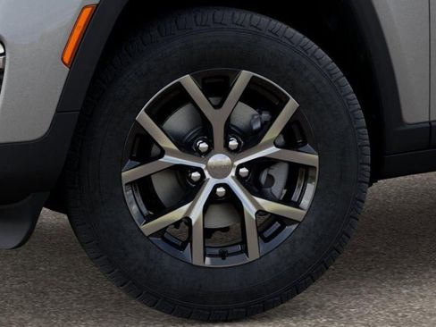 New 2025 Jeep Grand Cherokee Limited image 8