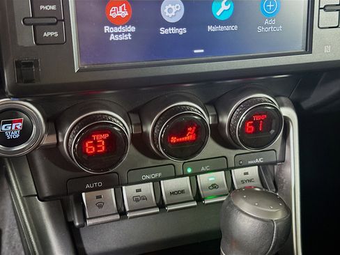 Used 2023 Toyota GR86 Premium RWD image 23
