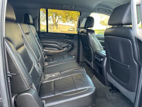Used 2015 Chevrolet Suburban LT image 11