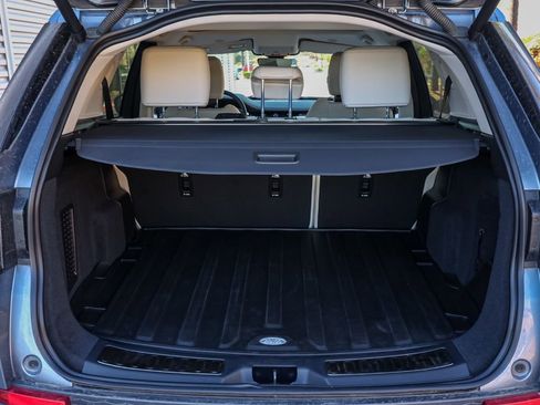 Used 2023 Land Rover Discovery Sport SE AWD/4WD image 15