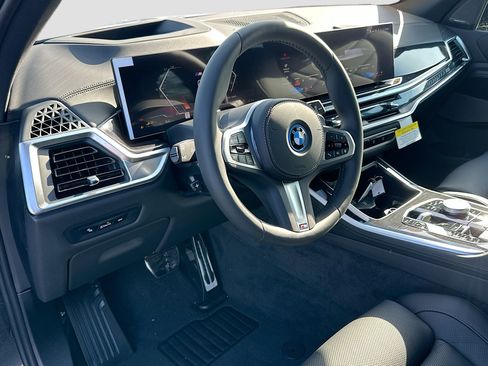 New 2026 BMW X5 xDrive50e w/ M Sport Package AWD/4WD image 5