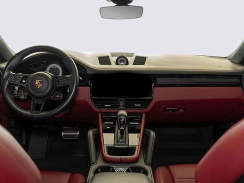 Used 2022 Porsche Cayenne Turbo GT AWD/4WD image 37
