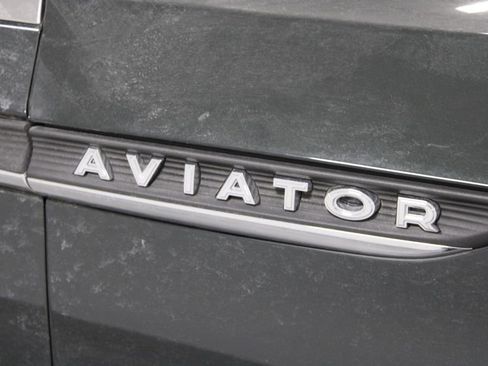 Used 2023 Lincoln Aviator Reserve w/ Equipment Group 201A image 12