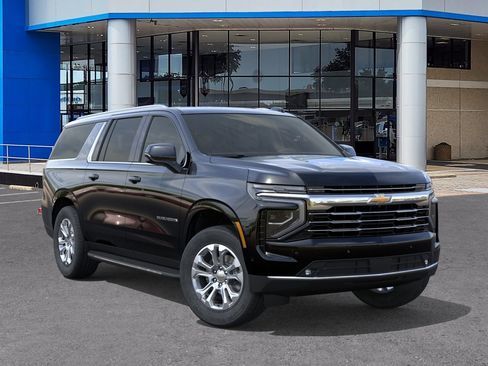 New 2026 Chevrolet Suburban LT image 7