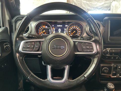 Used 2020 Jeep Wrangler Unlimited Sahara image 16