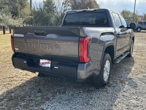 Used 2022 Toyota Tundra SR5 w/ Convenience Package image 5