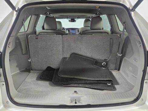 Used 2018 Toyota Highlander Limited image 28