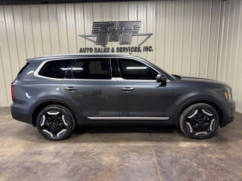 Used 2024 Kia Telluride S w/ S Sunroof Package image 7
