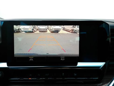 Used 2025 Chevrolet Silverado 1500 LT RWD image 9