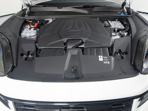 Certified 2026 Porsche Cayenne E-Hybrid Coupe AWD/4WD image 47