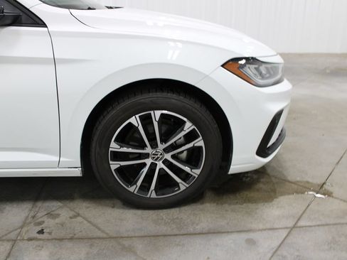 Used 2025 Volkswagen Jetta Sport FWD image 31