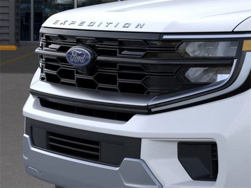 New 2026 Ford Expedition Max Platinum image 17