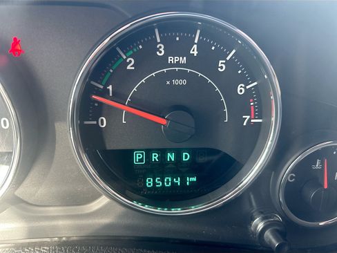 Used 2017 Jeep Wrangler Unlimited Sahara w/ Max Tow Package AWD/4WD image 12