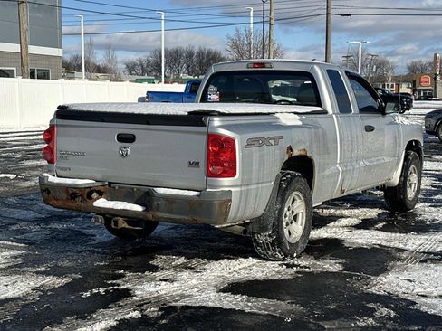 Used 2008 Dodge Dakota SXT image 4
