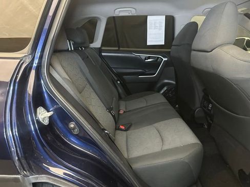 Used 2021 Toyota RAV4 XLE AWD/4WD image 17
