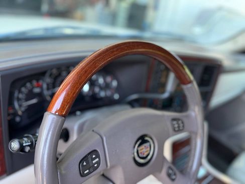 Used 2005 Cadillac Escalade EXT AWD/4WD image 13
